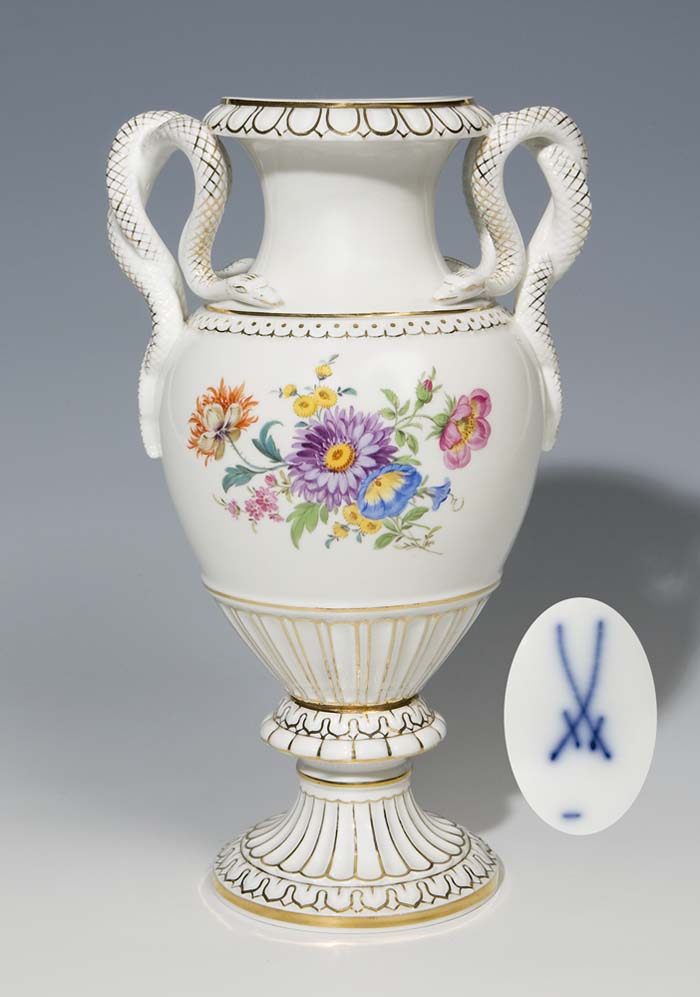 Schlangenhenkelvase.